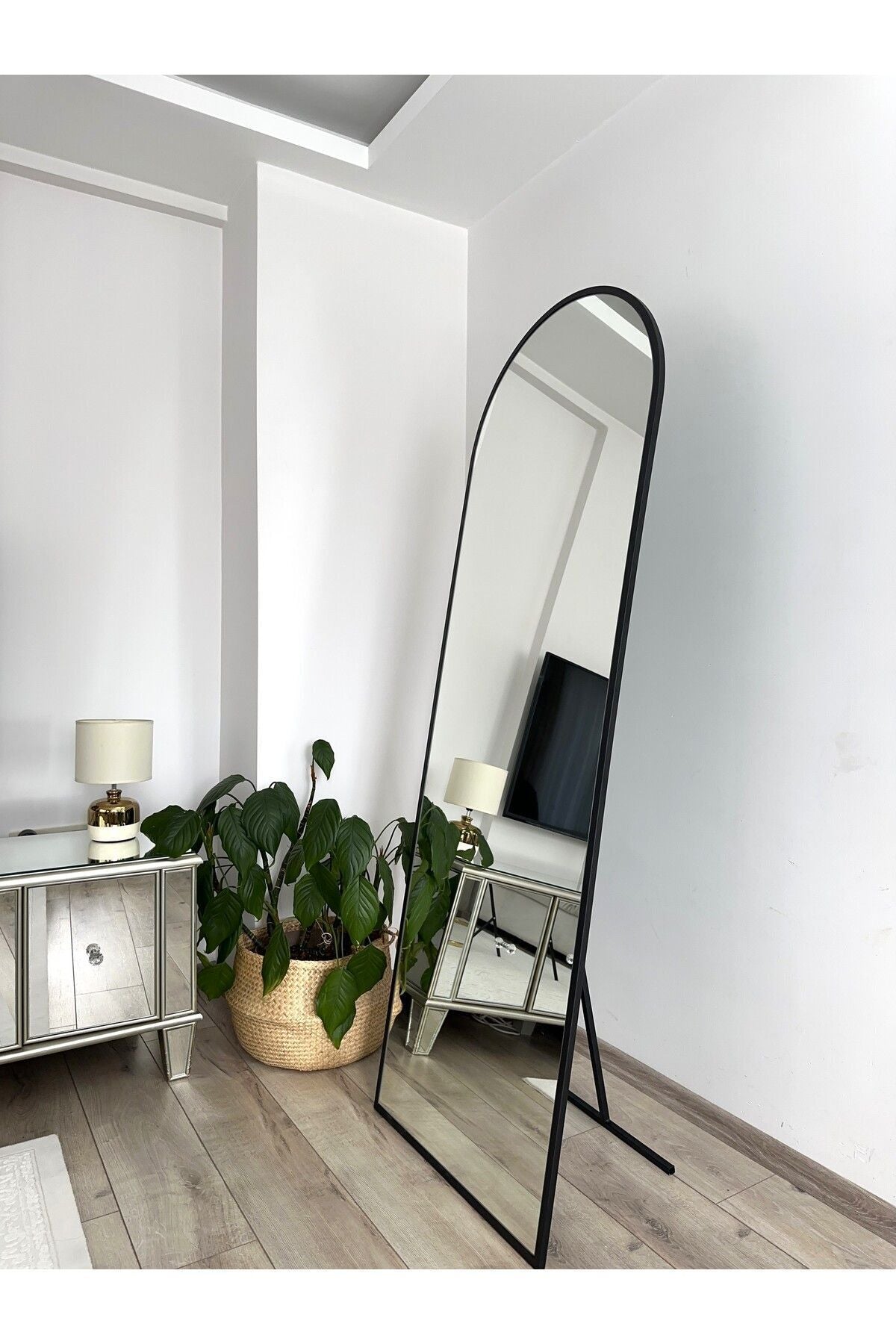 Siyah Metal Çerçeveli 180x70 Ayaklı Boy Aynası