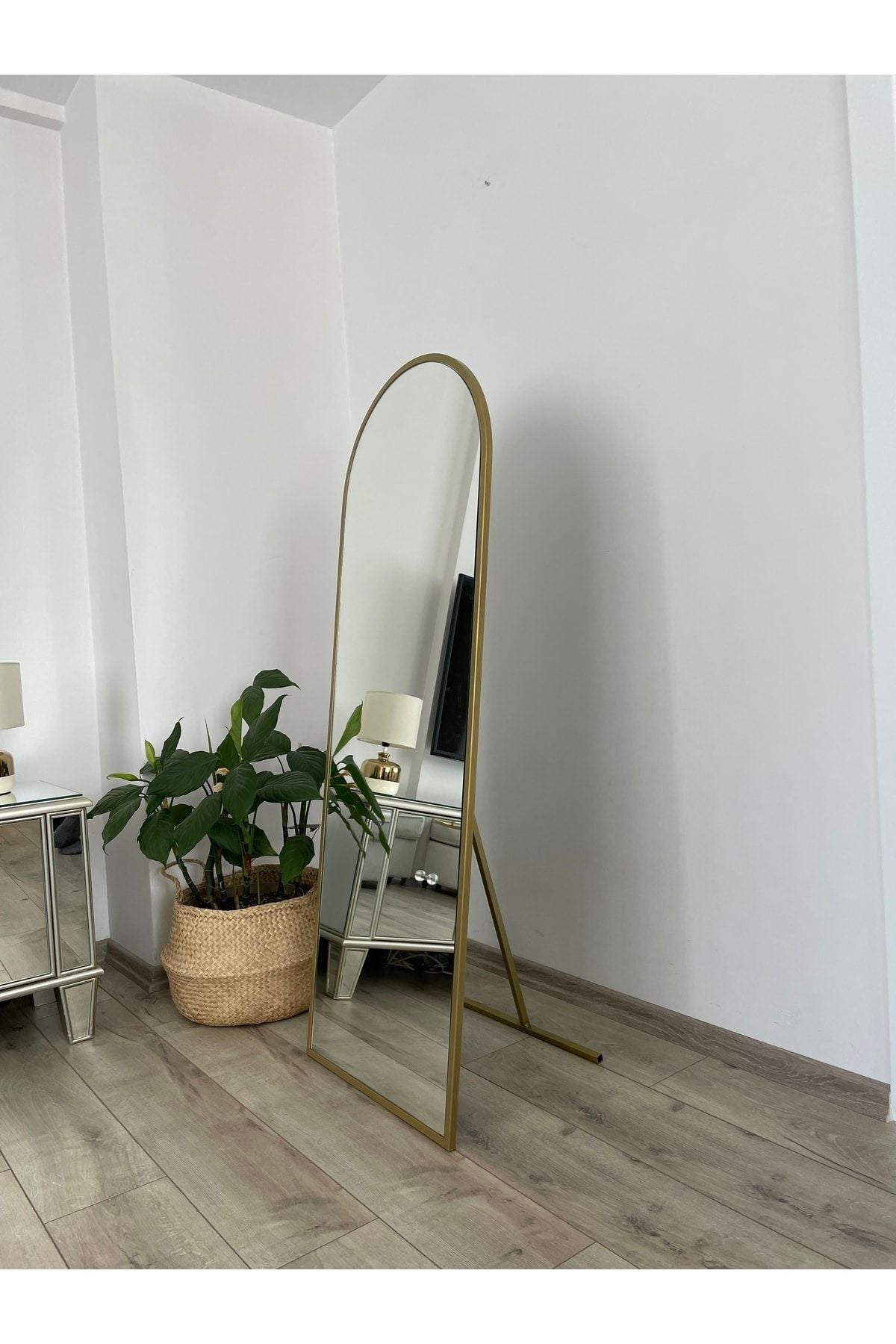 Gold Metal Çerçeveli 140x50 Cm Oval Ayaklı Boy Aynası